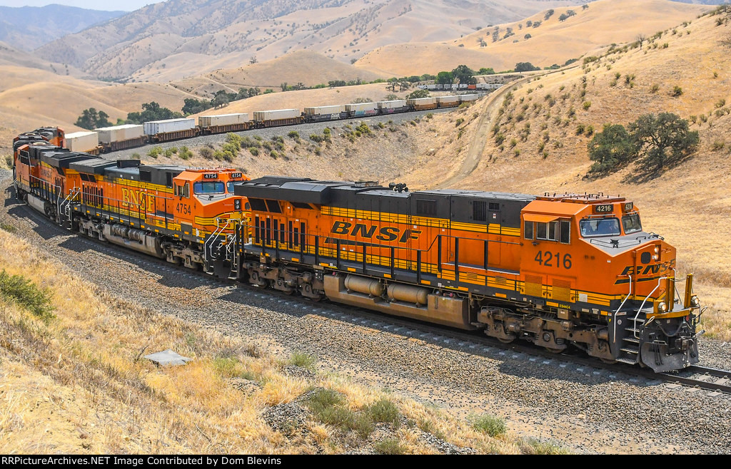 BNSF 4216 E at Tunnel 2